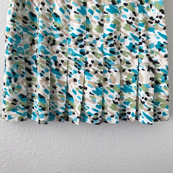 Chico's Zenergy Pleated Abstract Skirt Skort Size 8 Tennis Golf Pickleball UPF - Picture 5 of 8